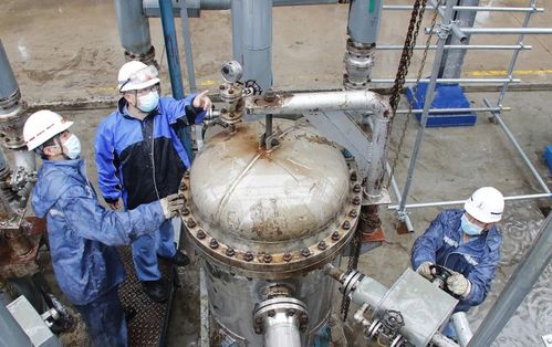 風雨中的堅守 燕山石化人戰暴雨保生產，護航糧保器材及配件制造